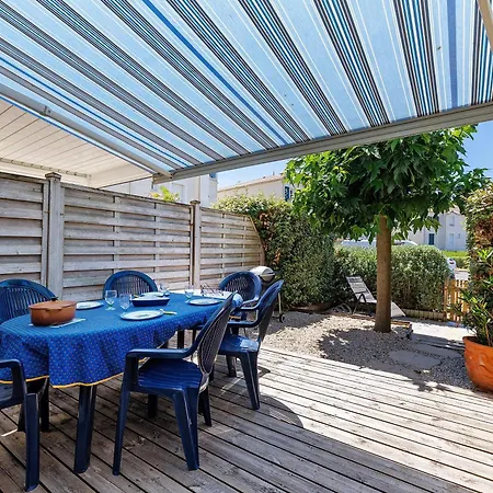 Holiday home Maison La Paree *